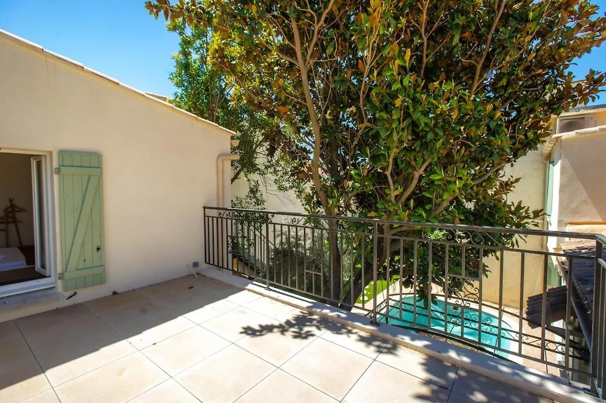Holiday home Maison De Charme 14 Personnes Piscine Avignon