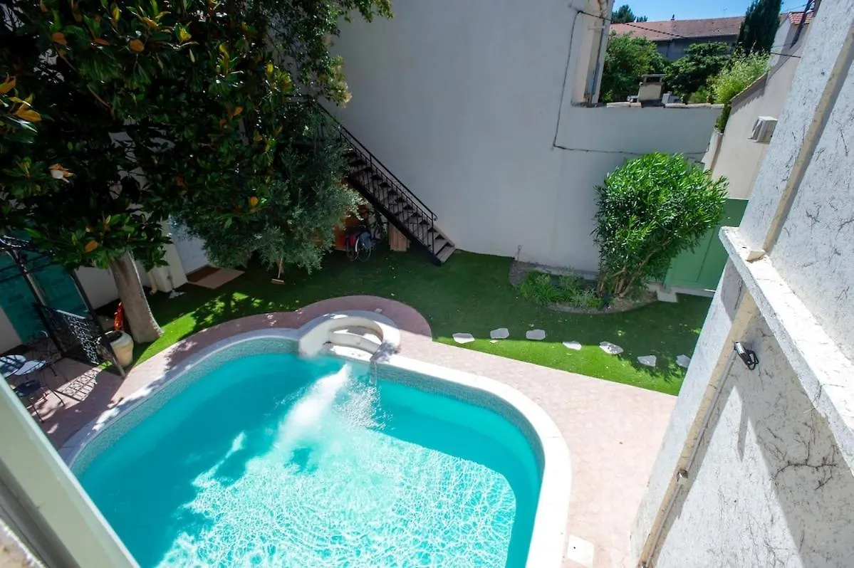 Maison De Charme 14 Personnes Piscine Avignon 0*,  France
