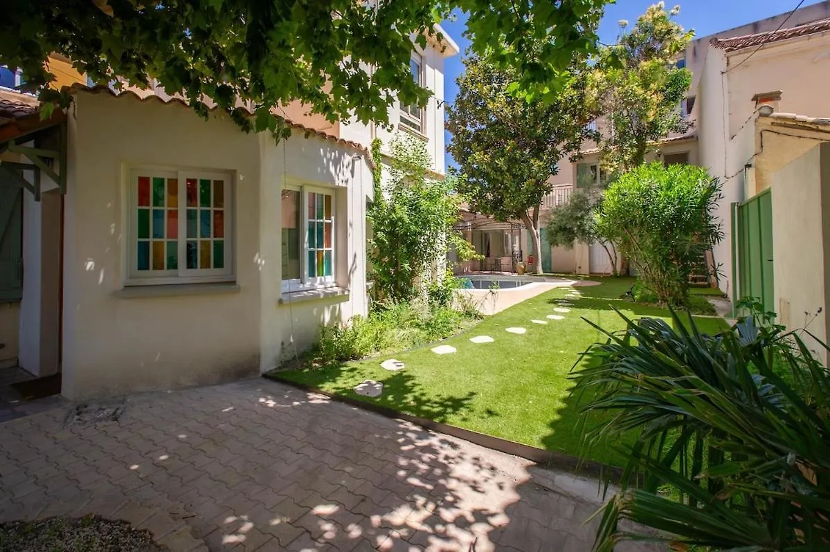 Holiday home Maison De Charme 14 Personnes Piscine Avignon