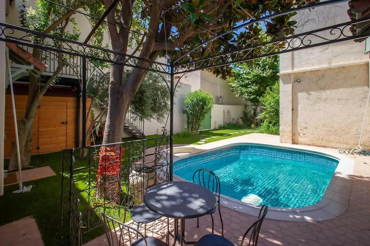 Holiday home Maison De Charme 14 Personnes Piscine Avignon
